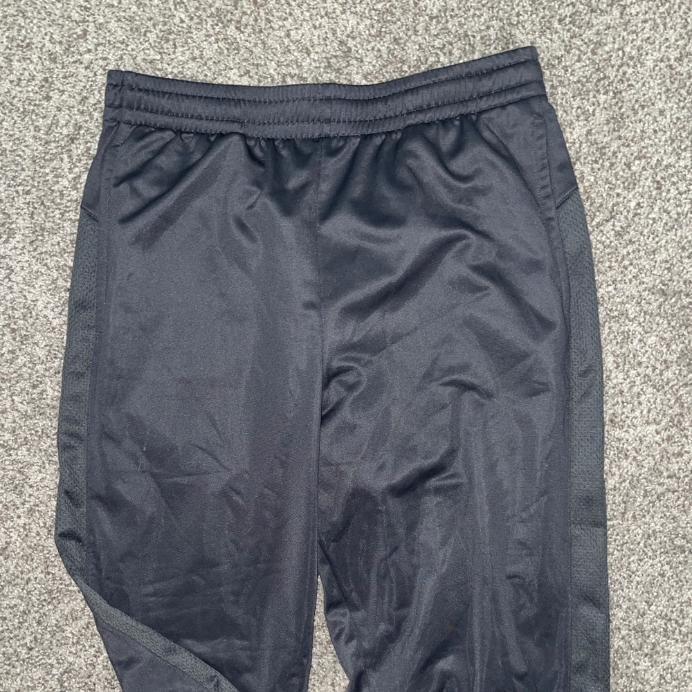Men’s gray sweatpants
